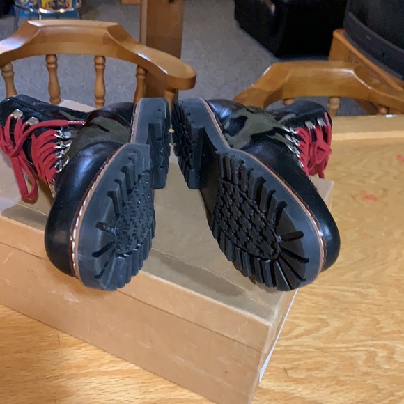 MENS VALBELLA 3 BLACK CAMO POPULAR HIKING STYLE FASHION BOOT SIZE 10 (43) COMFY! - Picture 2 of 16